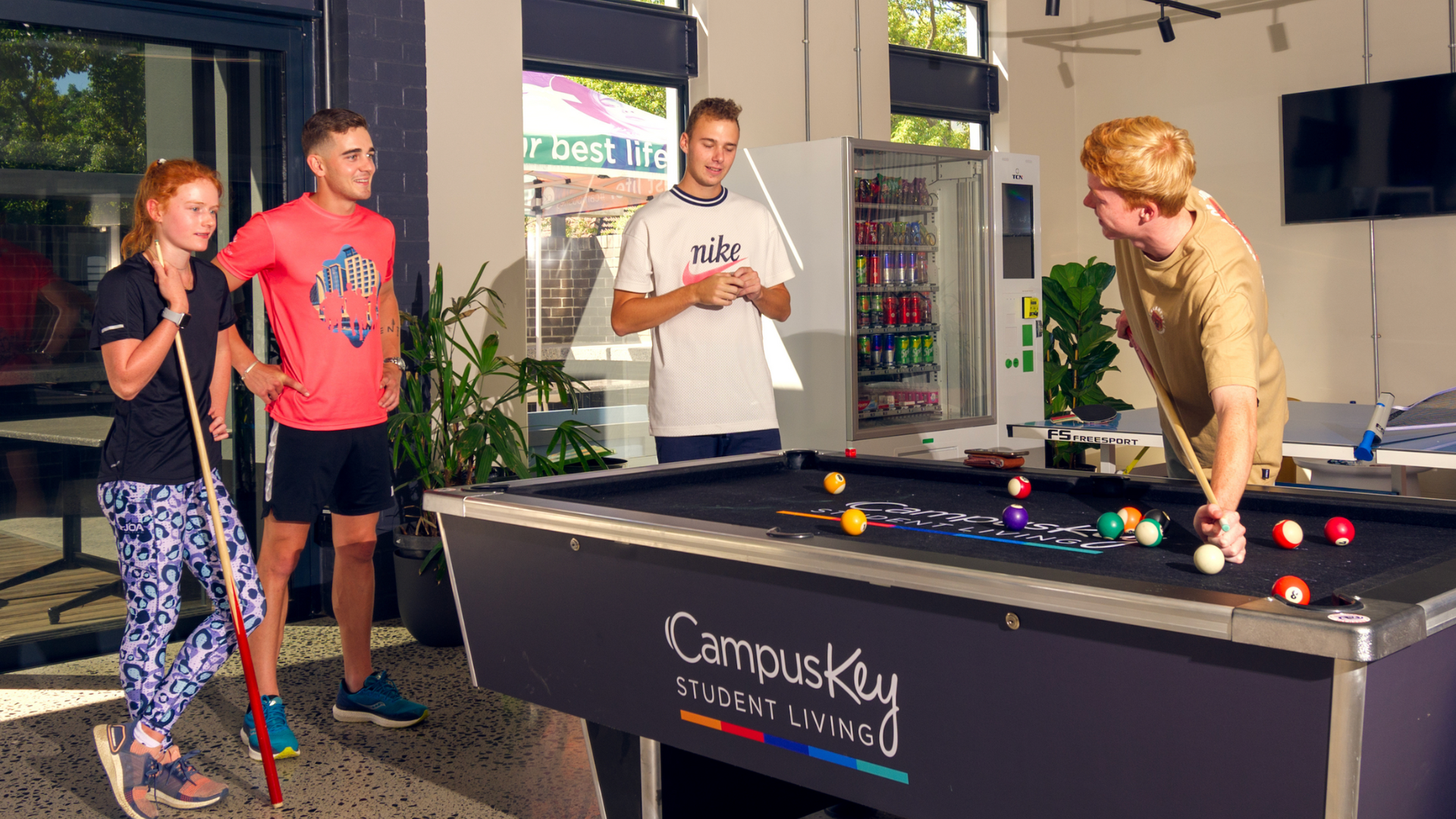 HELLO THERE, WE ARE CAMPUSKEY!