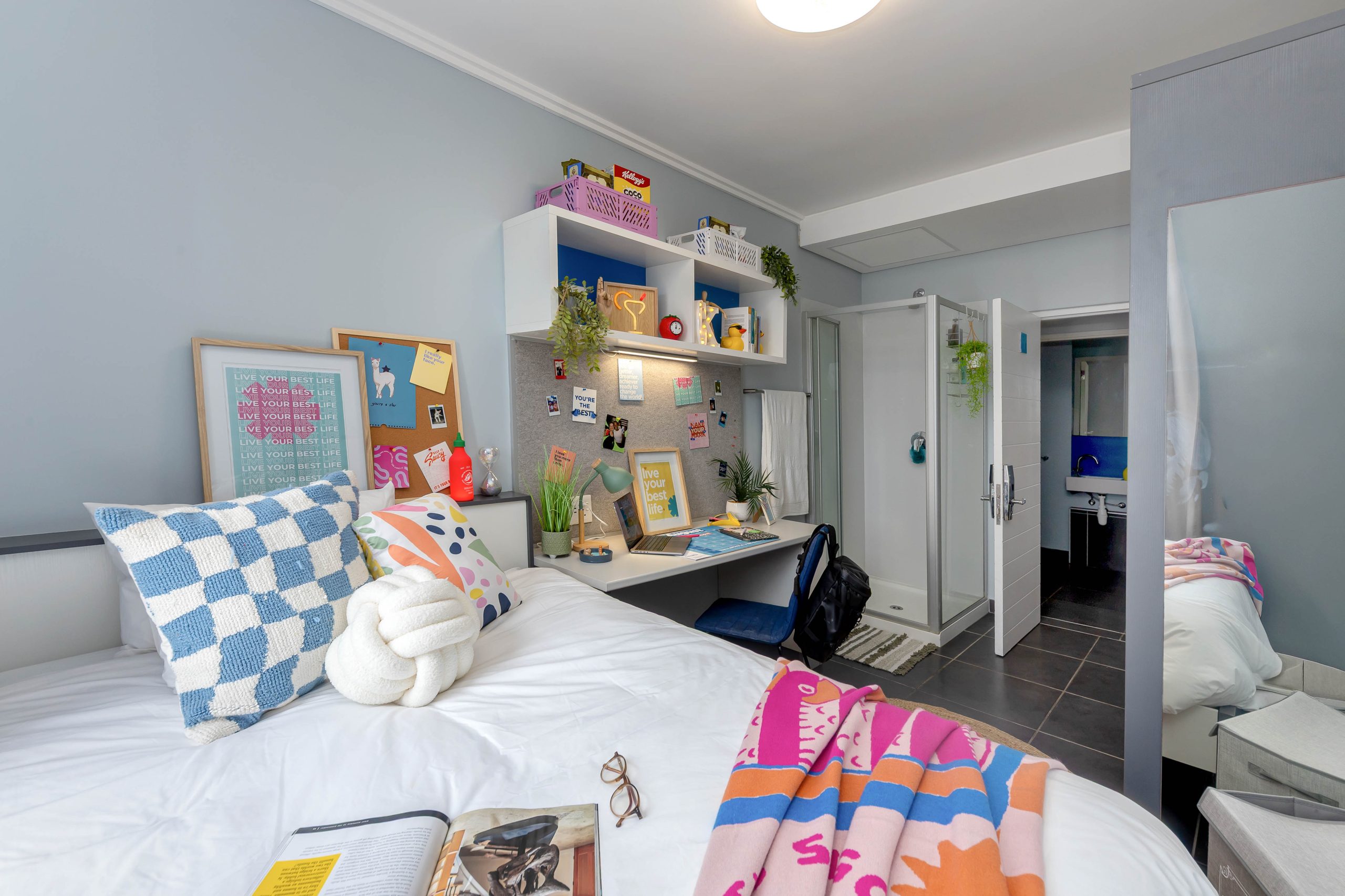Socializer Ten With Lounge