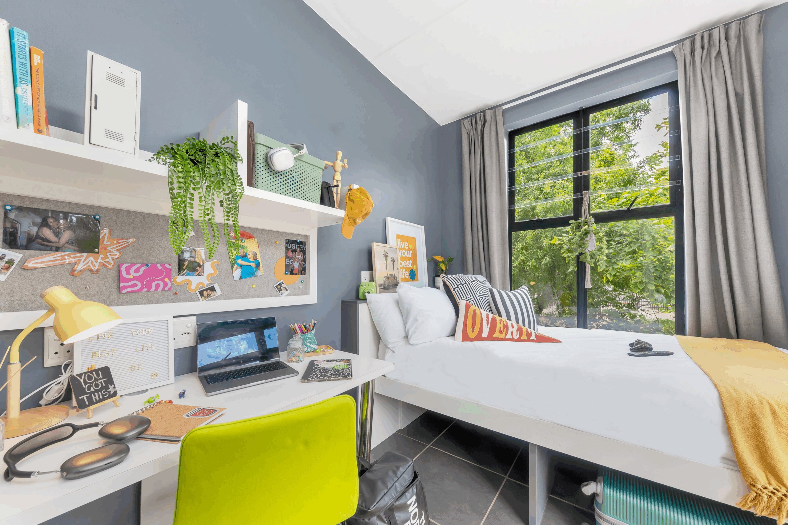 Socializer Two Platinum Balcony